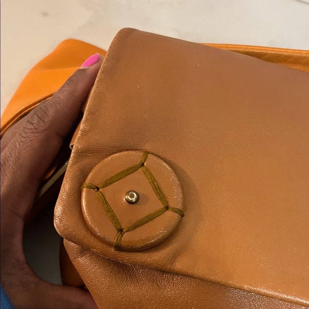 🦋 Prada Limited Edition Shoulder Bag - Picture 3 of 15
